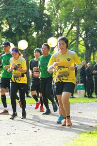 BIB: 0165, 137, 0377
                            <button type="button" onclick="openModal(5129324)" class="btn btn-primary btn-sm float-right btn-popup" data-toggle="modal" data-target=".modal-high-quality">
                        <i class="fas fa-shopping-cart"></i> Add to Cart
                    </button>
                                            <button type="button" onclick="isThisMe(5129324, true)" class="btn btn-success btn-sm float-right btn-popup btn-isme hidden" data-toggle="tooltip" data-placement="bottom" title="นี่คือรูปของคุณใช่ไหม คลิกที่นี่เพื่อเอาเข้าอัลบั้ม">
                        <i class="fas fa-plus"></i> Add to album
                    </button>
                    <button type="button" onclick="isThisMe(5129324, false)" class="btn btn-warning btn-sm float-right btn-popup btn-isnotme hidden">
                        <i class="fas fa-ban"></i> Remove from album
                    </button>